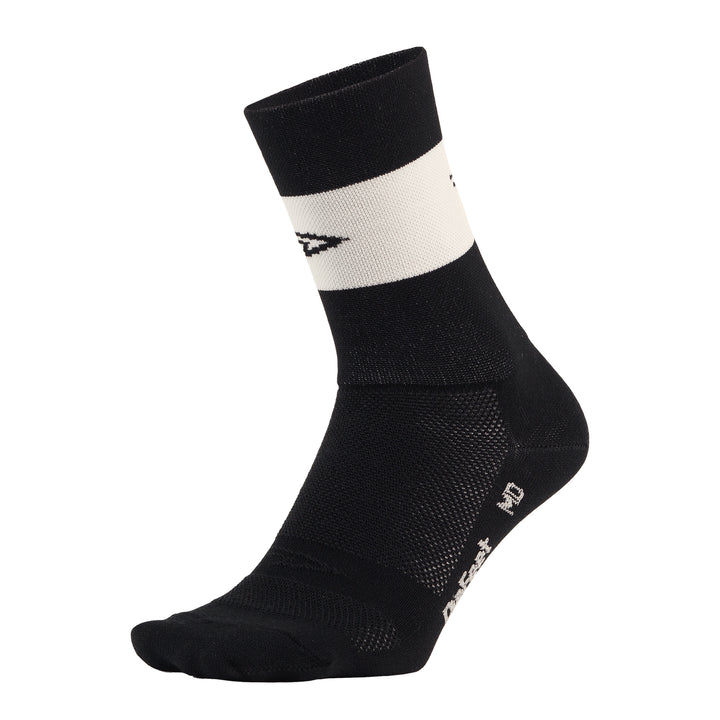 Aireator 5" Team DeFeet (Black w/White Stripe)